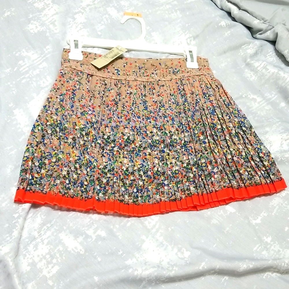 NWT American Eagle Accordian Pleated Floral Skirt Sz0